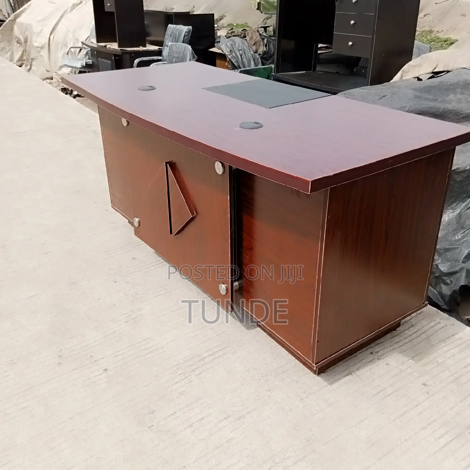 Executive Desk For Office Use
