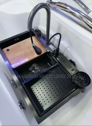 Multifunctional Smart Kitchen Sink With Pull Out Tap
