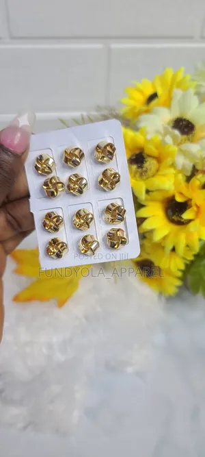 Quality High Fashion Earring Set