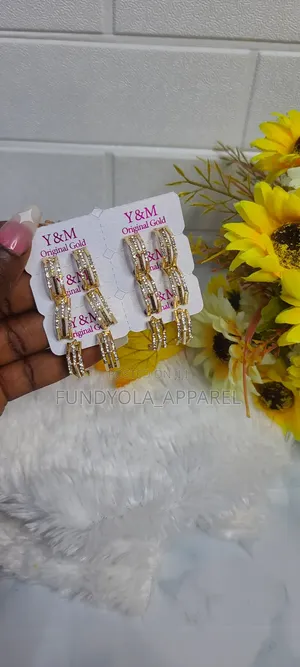 Photo - Quality High Fashion Earring Set