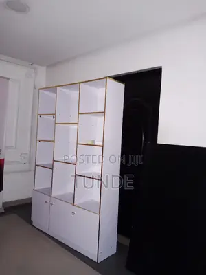 A Multipurpose Shelf For Supermarket Shops Or Home Use