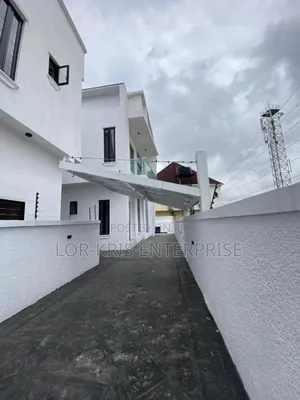 5bdrm Duplex in Chevron, Lekki for sale