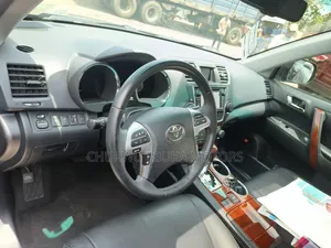 Toyota Highlander Limited 3.5L 2WD 2013 Black