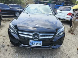 Mercedes-Benz C300 2016 Black