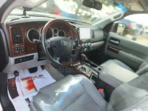Toyota Sequoia 2015 Silver
