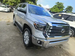 Toyota Sequoia 2015 Silver