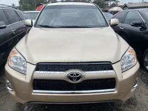 Toyota RAV4 Limited 2011 Gold