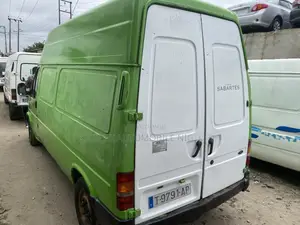 Ford Transit 2000 Green