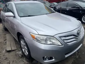 Toyota Camry LE 4dr Sedan (2.5L 4cyl 6AM) 2010 Silver