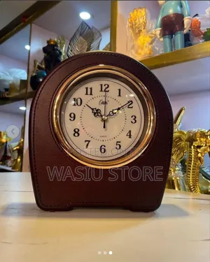 Photo - Round Shape Table Clock