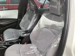 Toyota Corolla SE 2021 White