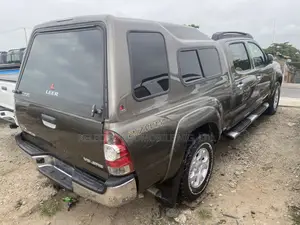 Toyota Tacoma Double Cab V6 2010 Gray