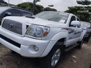 Toyota Tacoma Regular Cab 2010 White