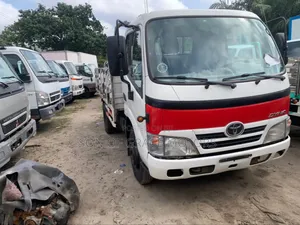 Toyota Dyna 300