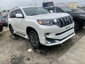 Toyota Land Cruiser Prado 2022 White