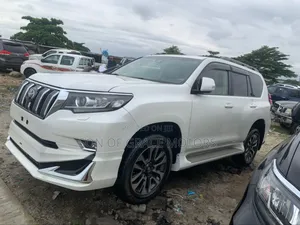 Toyota Land Cruiser Prado 2022 White