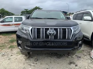 Toyota Land Cruiser Prado 2022 Black