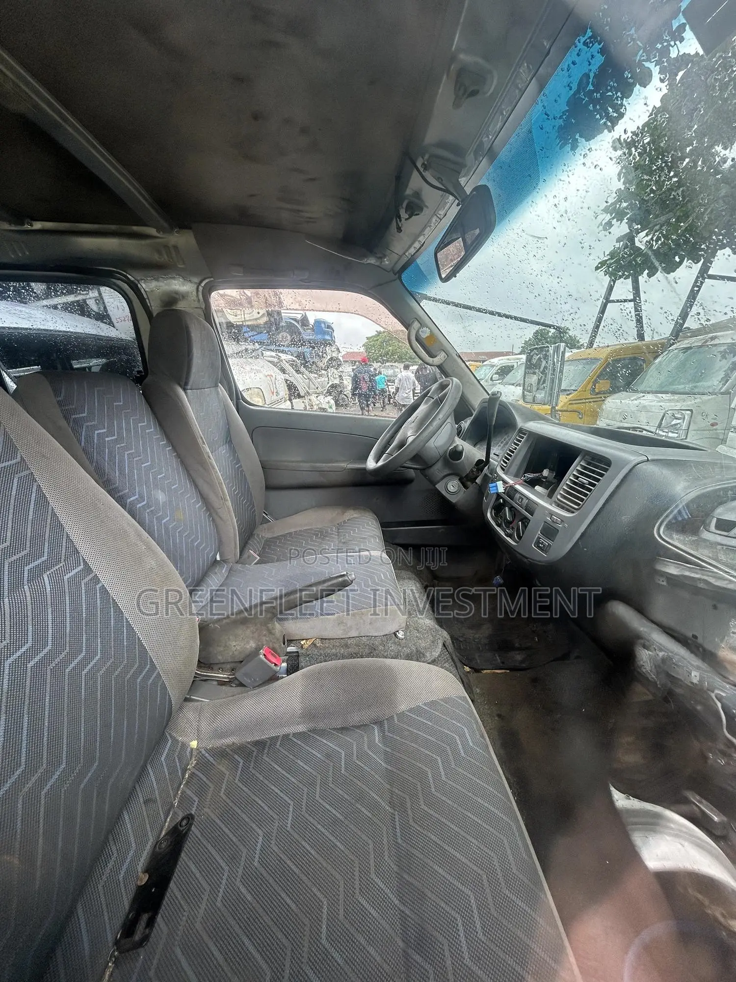 Nissan Caravan (Urvan) 2012 Grey