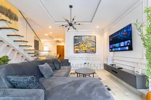Shortlet - Gorgeous 2 Bedroom Maisonette With Ps5 in Lekki