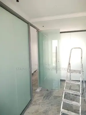 Sliding Partitions 042