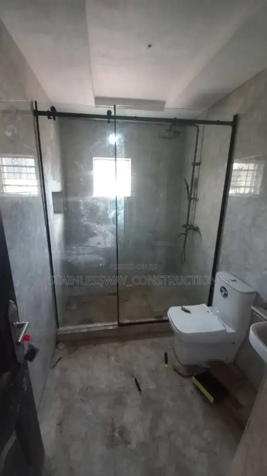 Black Frame Glass Inclusive