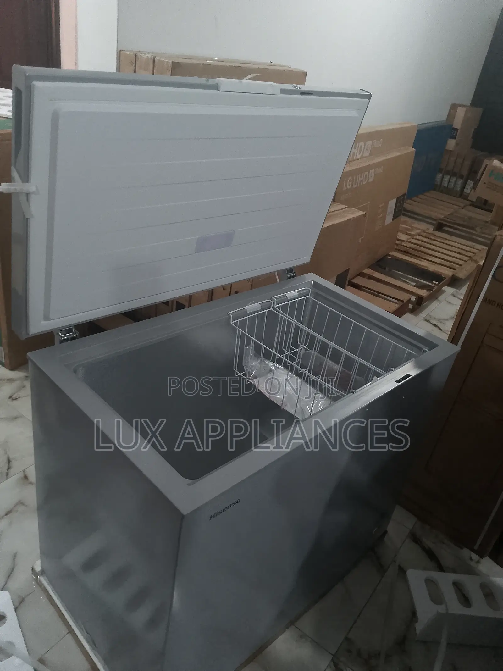 New Hisense 250L Chest Freezer