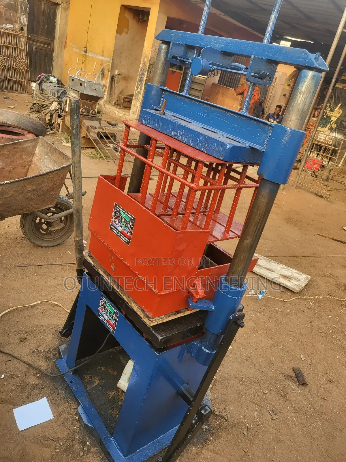 Interlocking Vibrated Moulding Machines