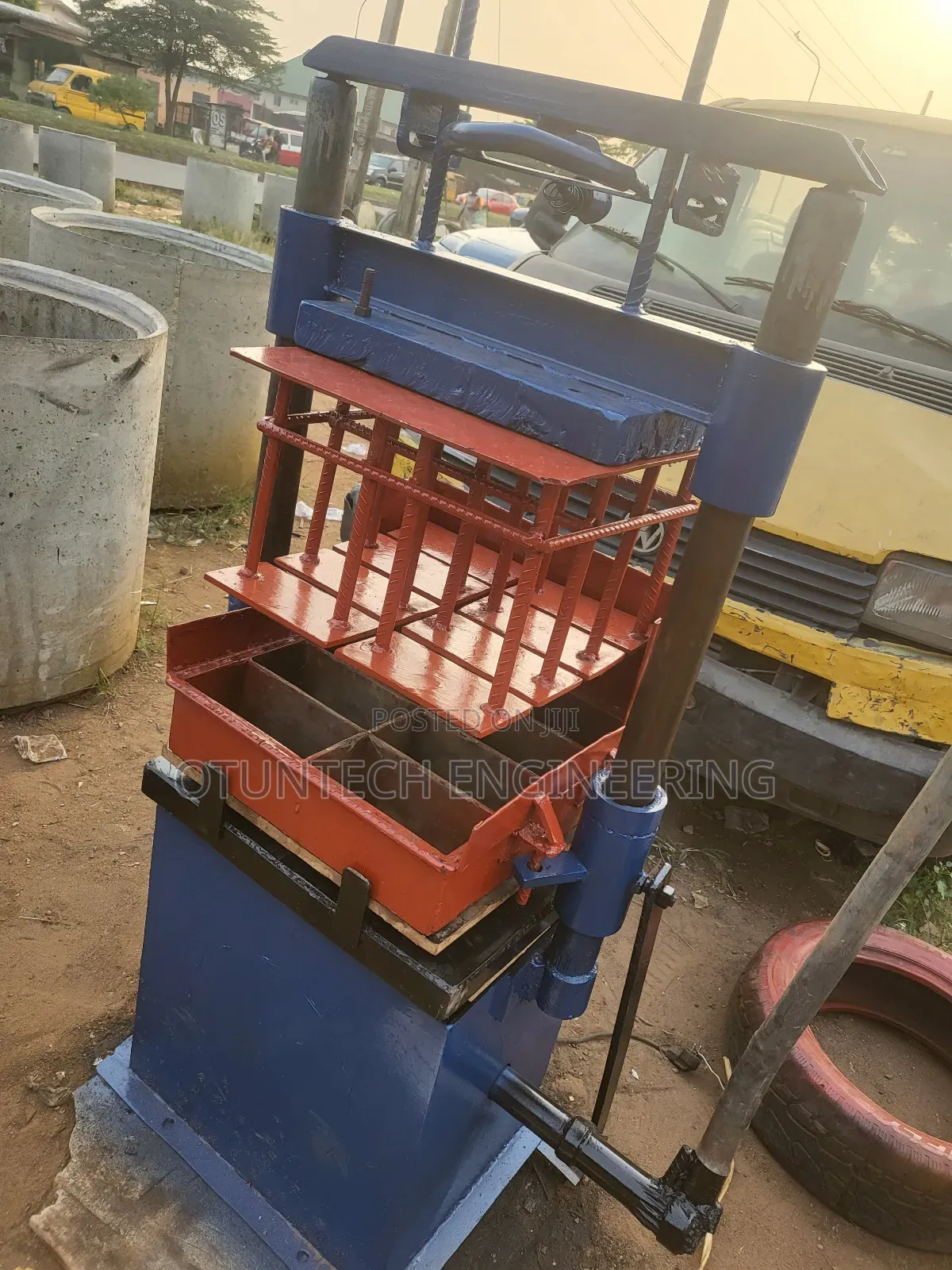 Interlocking Vibrated Moulding Machines