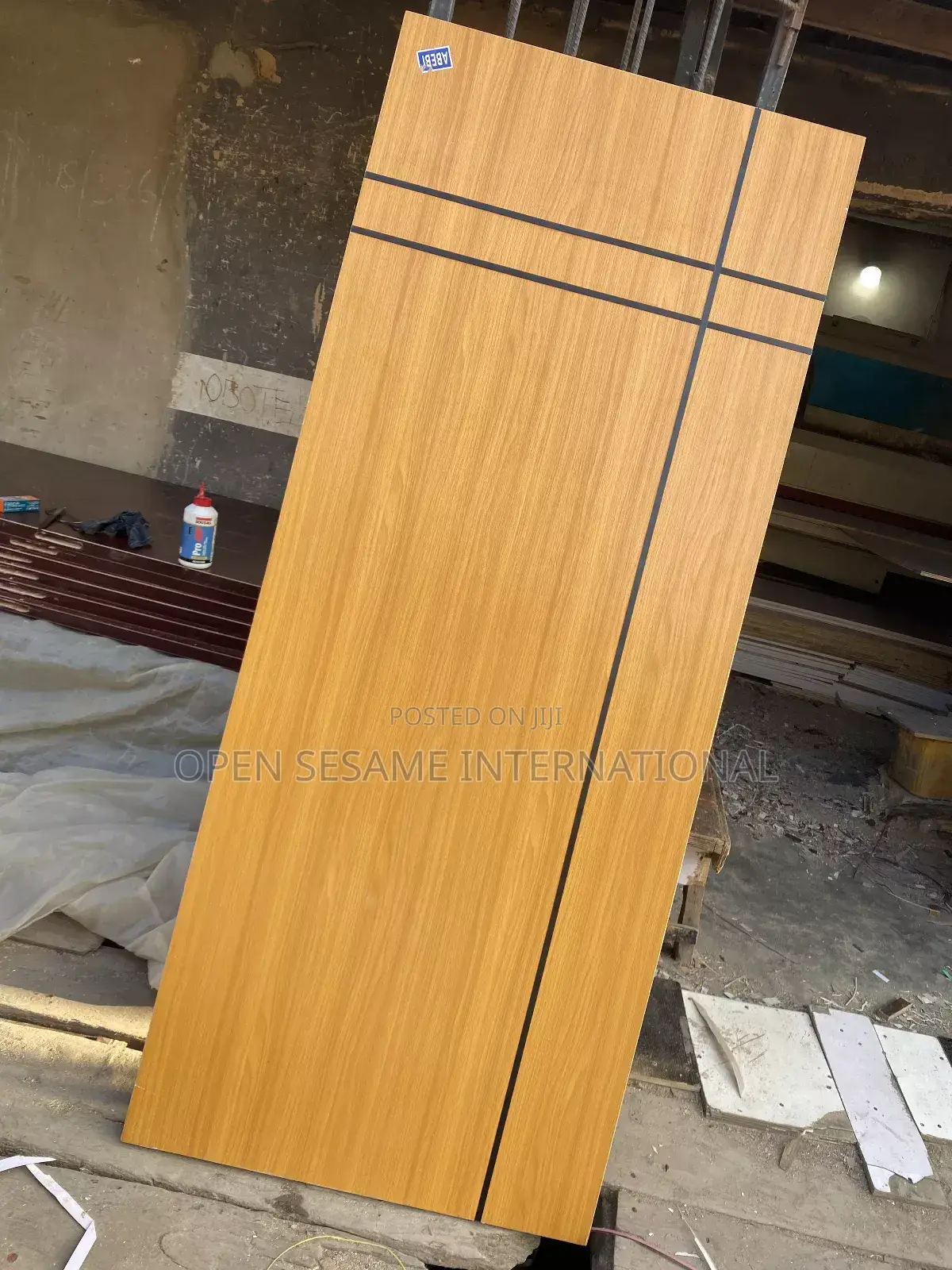 Akala With Black Chrome HDF Door