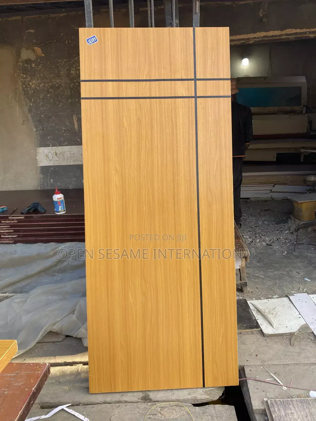 Akala With Black Chrome HDF Door