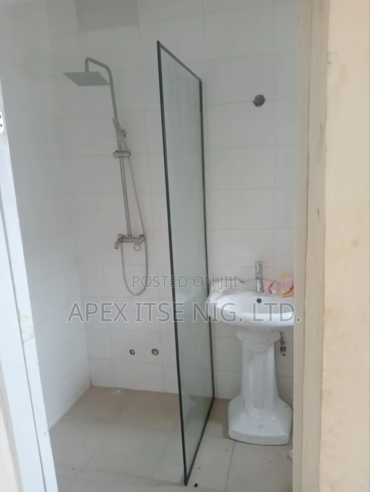 Single Fix Glass for Bathroom