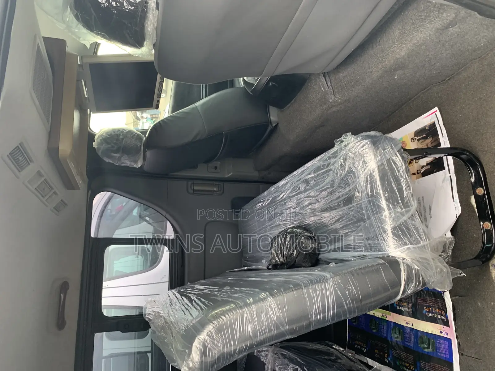 Toyota HiAce 2012 White