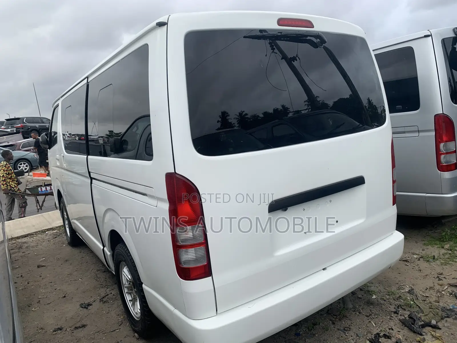 Toyota HiAce 2012 White