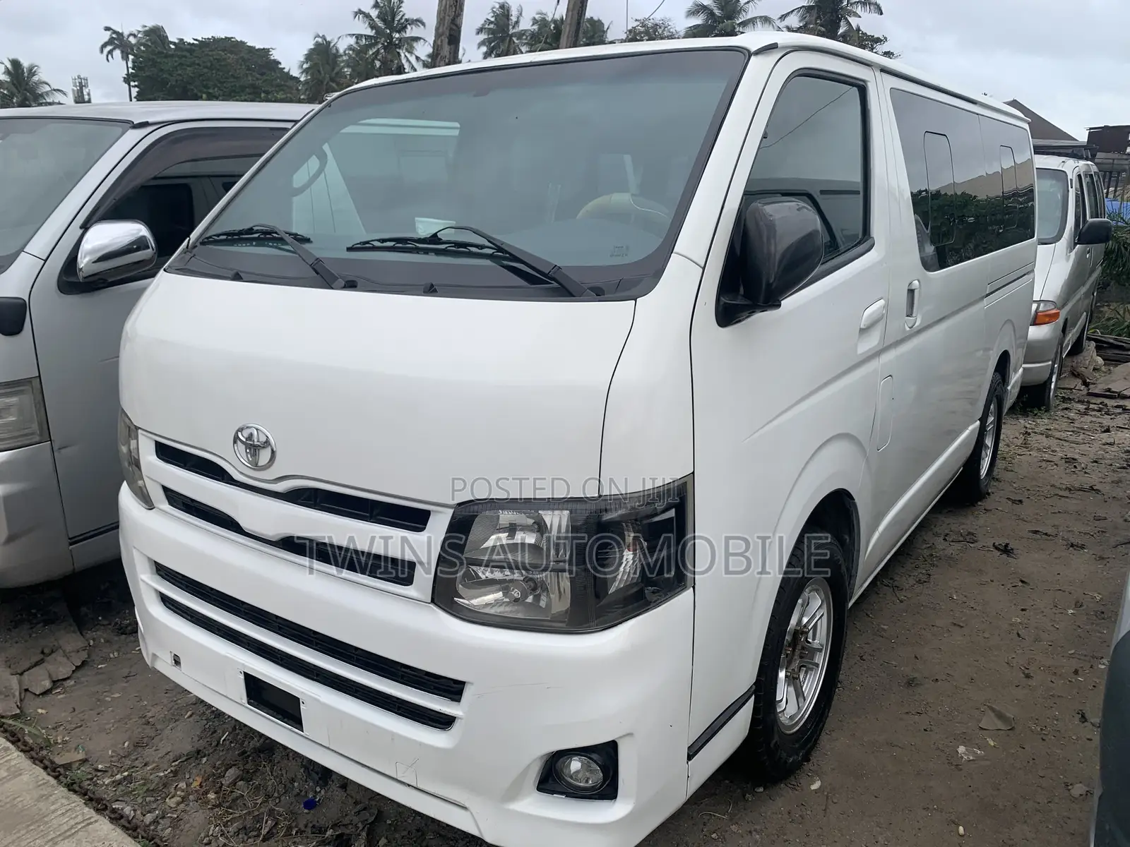 Toyota HiAce 2012 White