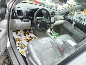 Toyota Highlander Limited 2012 Silver