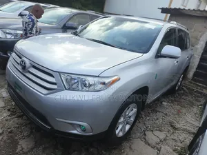 Toyota Highlander Limited 2012 Silver