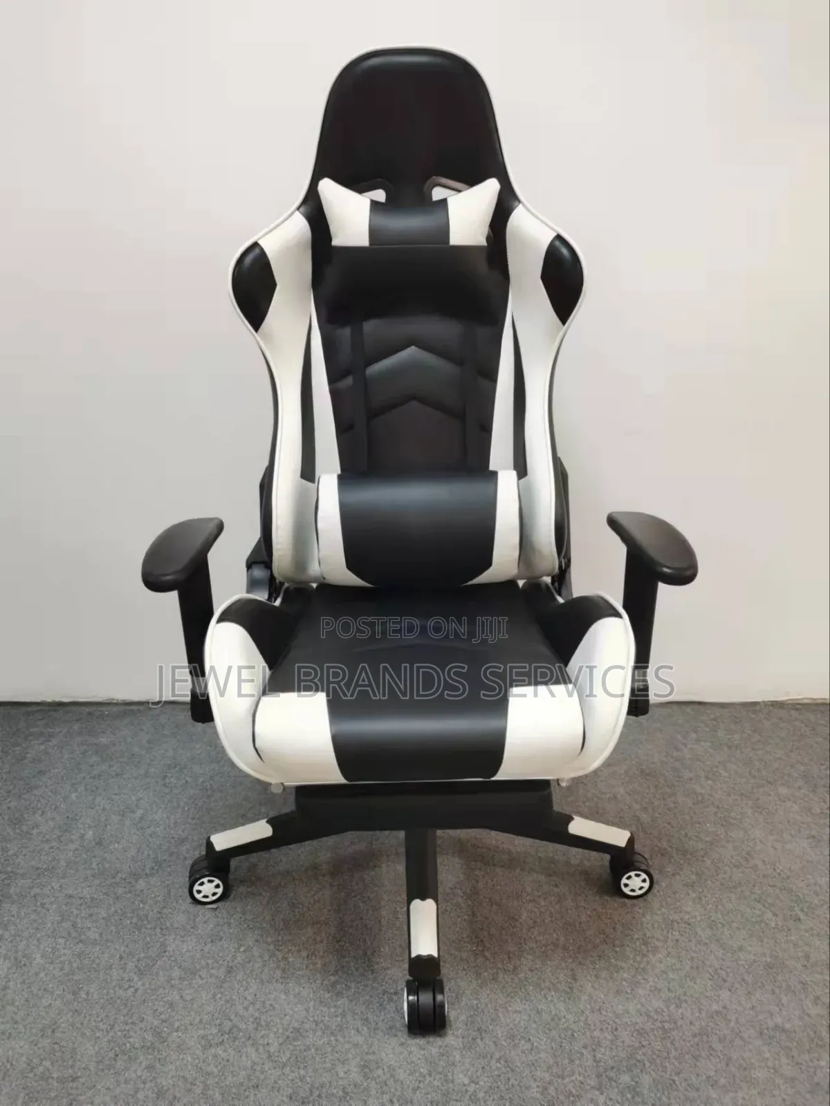 Gaming Chair With Footrest