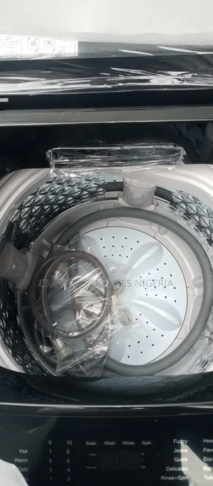 Hisence 8kg Automatic Top Loader Wash and Spin Machine.