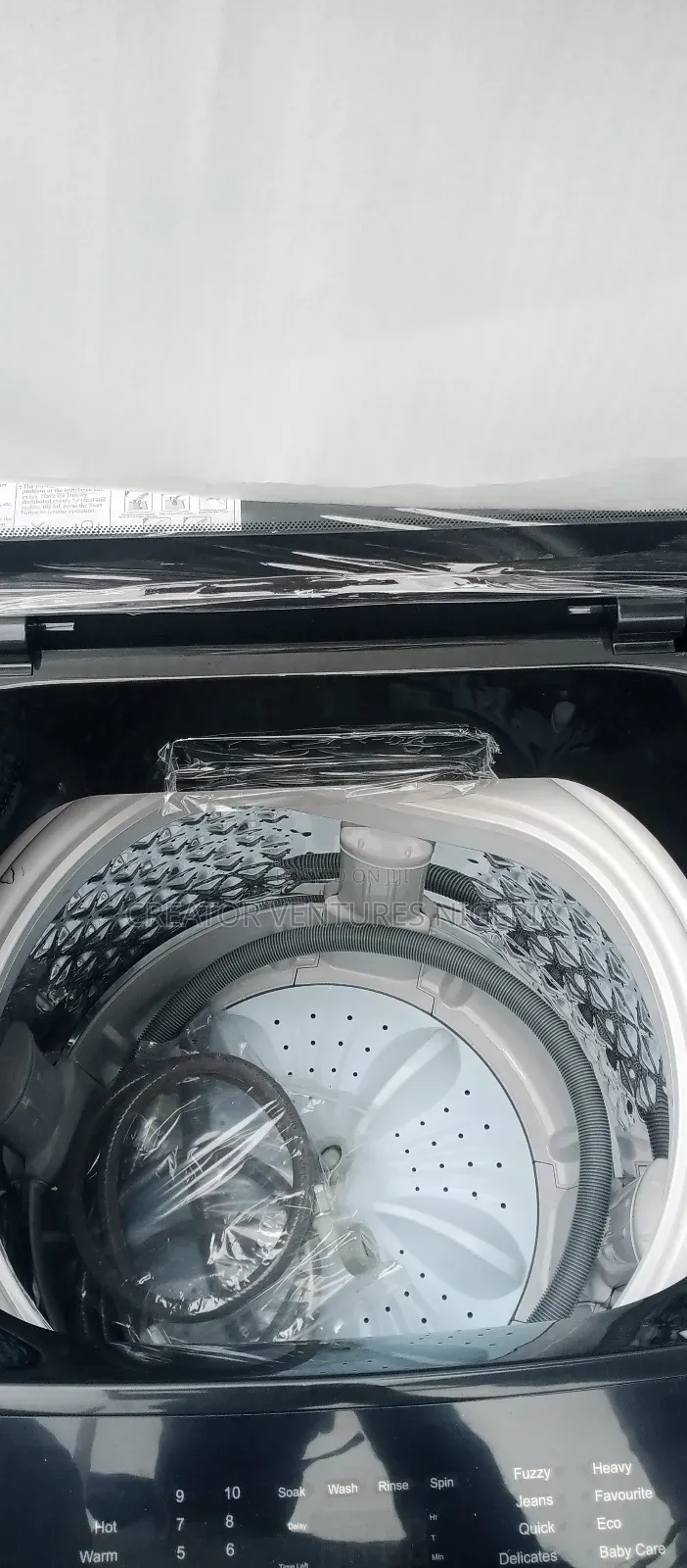 Hisence 8kg Automatic Top Loader Wash and Spin Machine.