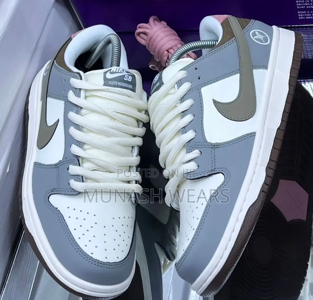 Sb Dunk Low Sneakers