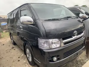 Toyota HiAce 2013 Black