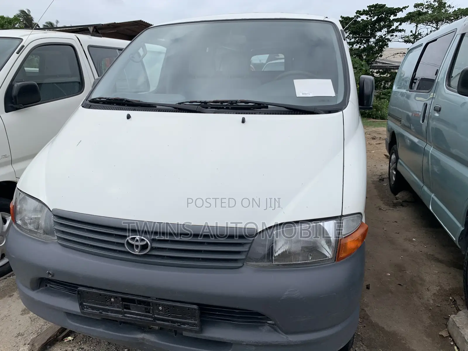Toyota HiAce 2006 White