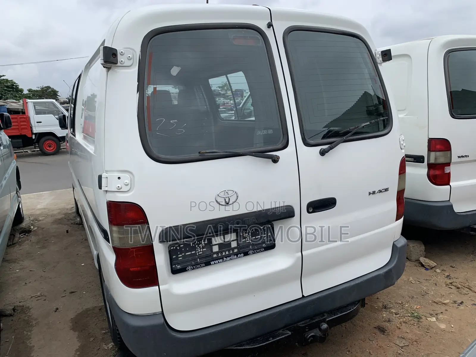 Toyota HiAce 2006 White