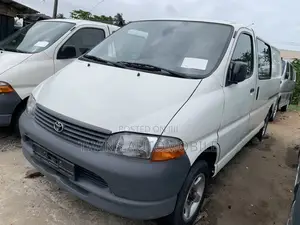 Toyota HiAce 2006 White