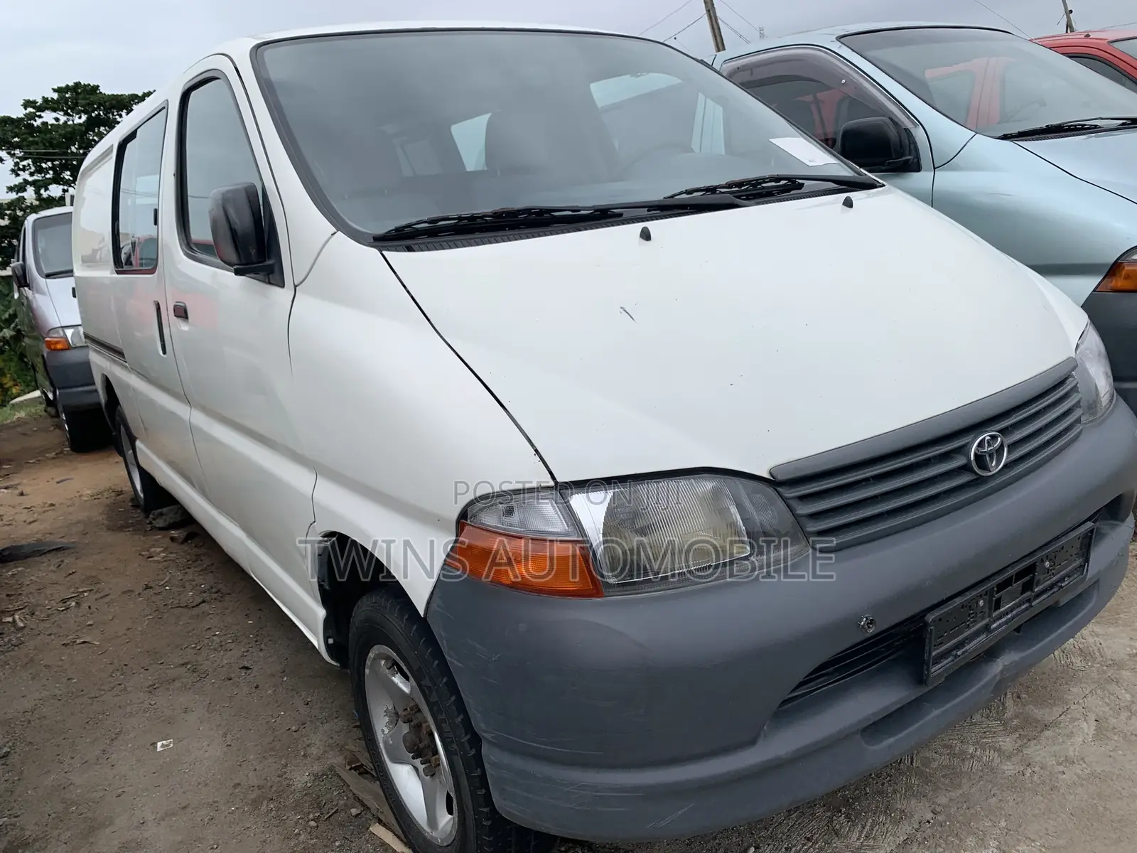 Toyota HiAce 2006 White