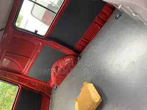 Toyota HiAce 2004 Red