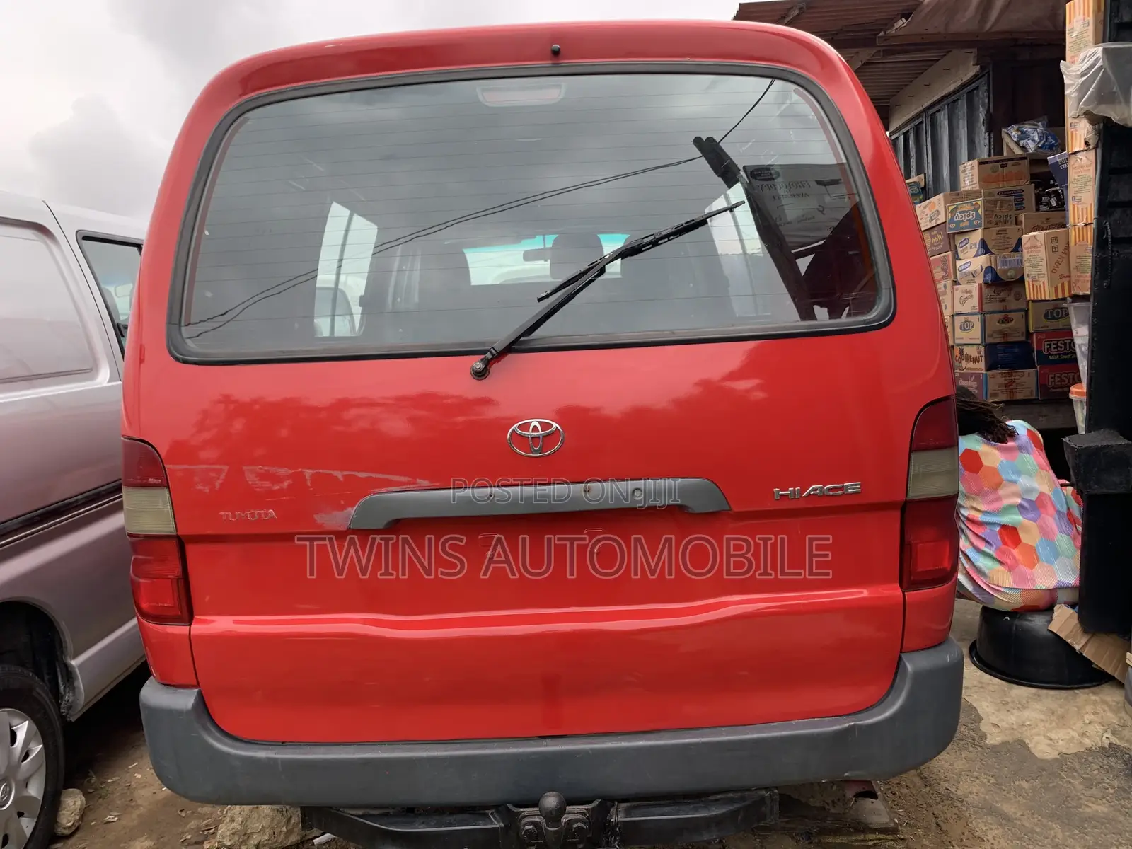 Toyota HiAce 2004 Red