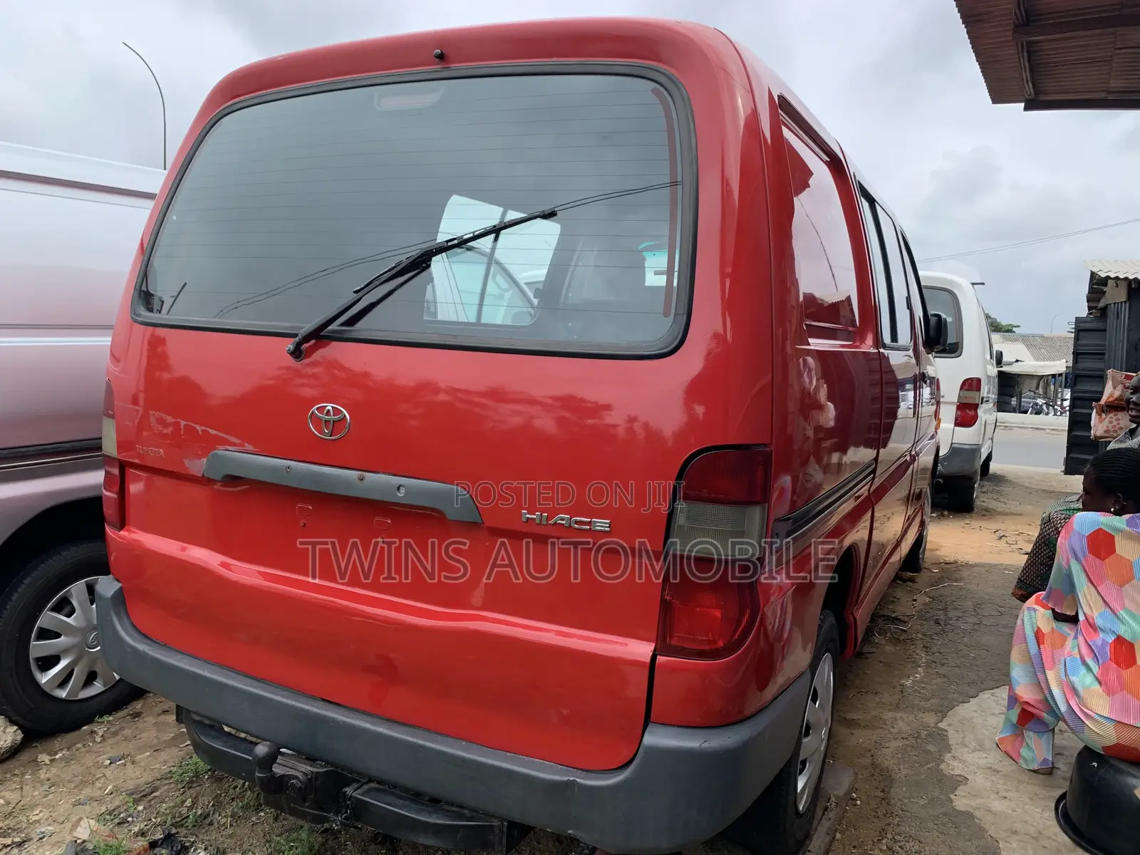 Toyota HiAce 2004 Red