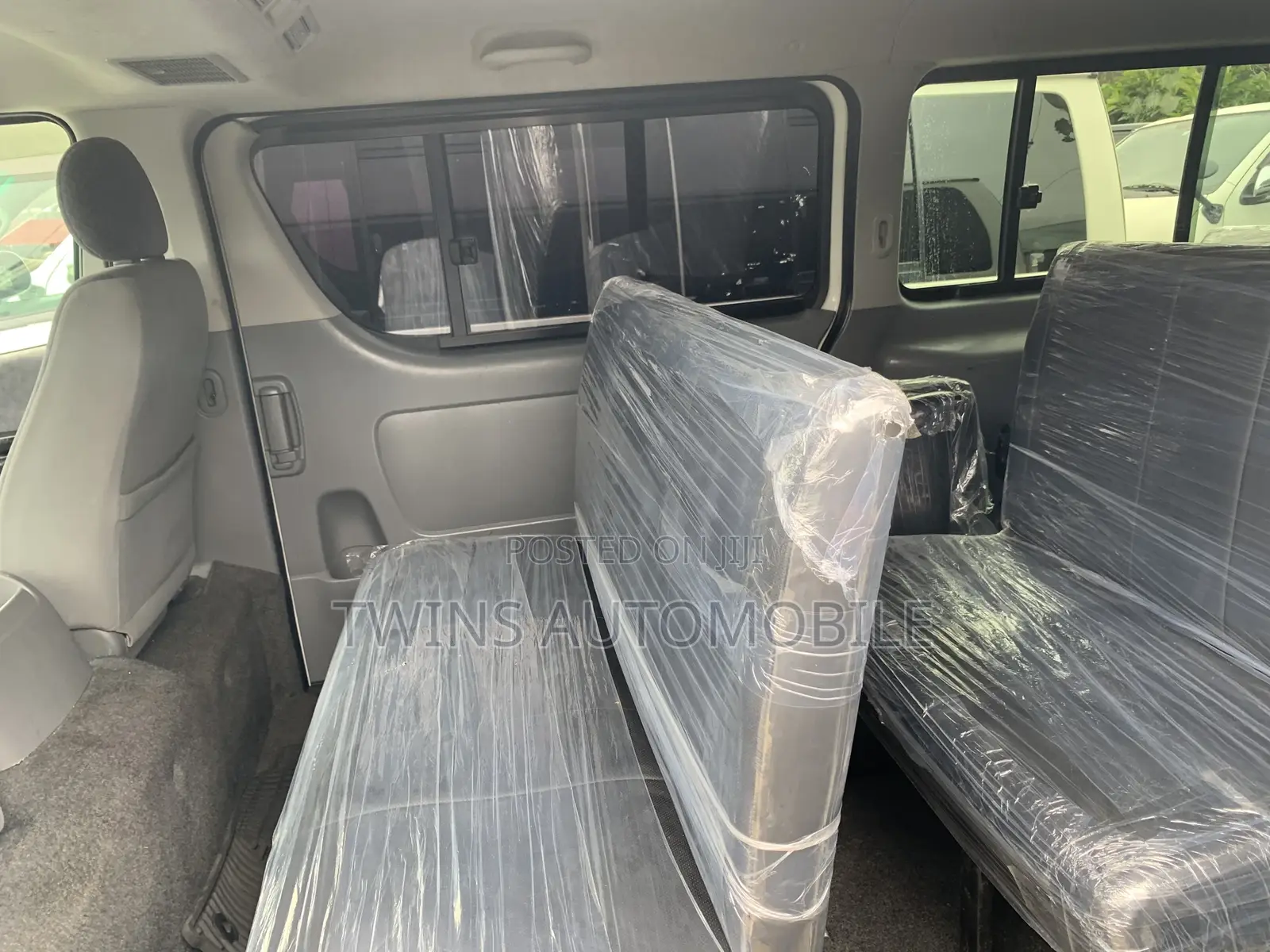 Toyota HiAce 2013 White