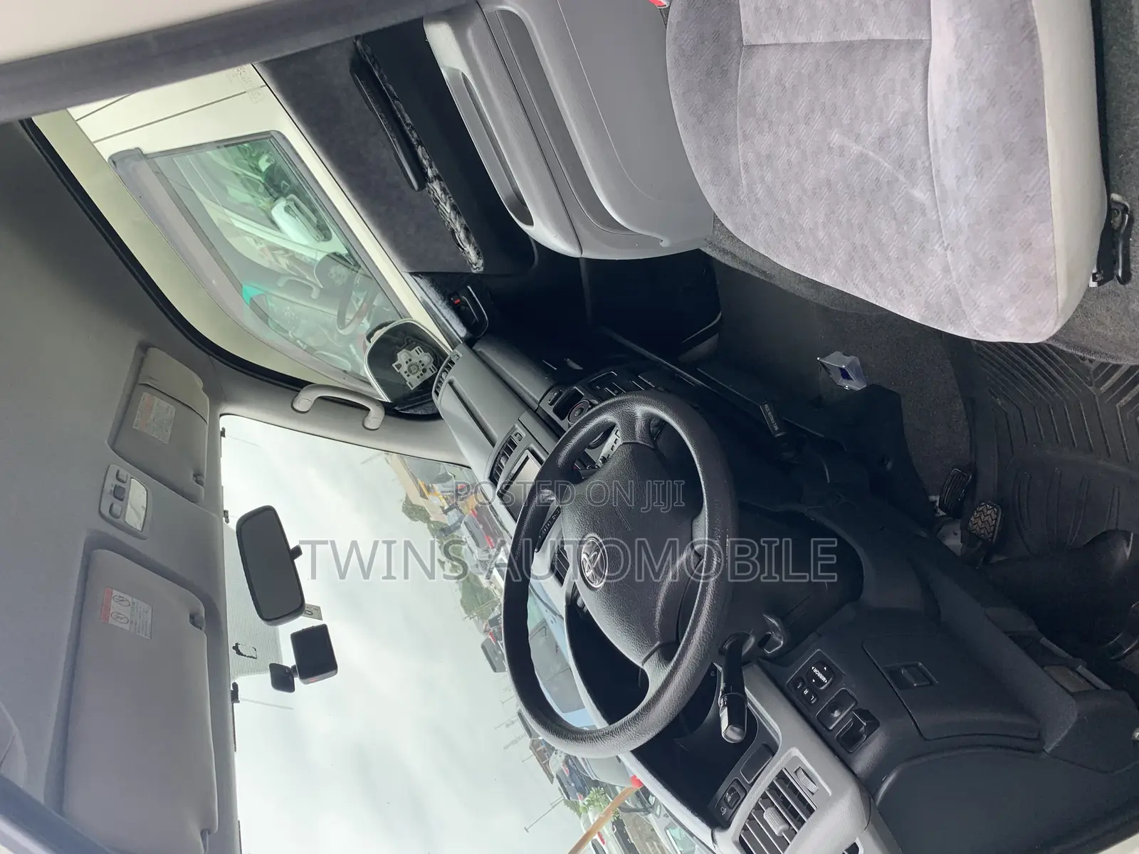 Toyota HiAce 2013 White